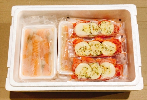 ＜12月14日決済分まで年内配送＞スモークサーモンカプレーゼ2～3P(計400g)＆塩サーモンハラス220g×10P B-09098