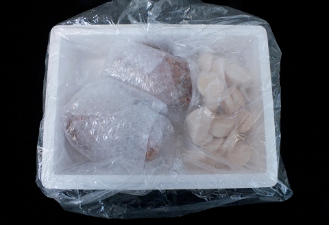 <年内配送可>【北海道根室産】お刺身帆立貝柱300g、ボイル毛がに2尾(計約650g) B-42074