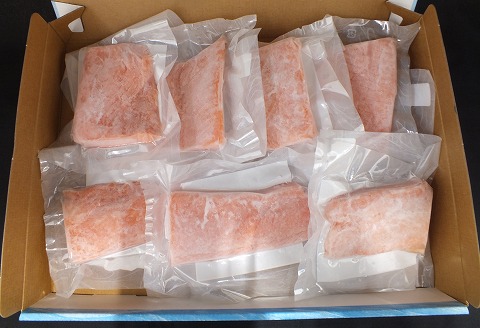 <年内配送可>お刺身用カムイサーモン約700g B-42081