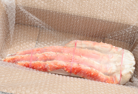 ＜12月21日決済分まで年内配送＞たらばがにの脚800g～1kg×1肩 B-58015