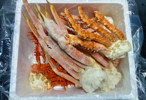 本タラバガニ、花咲ガニ、本ズワイガニの肩足詰合せ D-57020