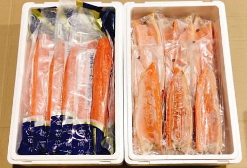 お刺身トラウトサーモン10～20本(計5kg)＆とろサーモンハラミ15～25枚(計5kg) E-09002