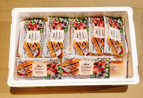 ＜12月14日決済分まで年内配送＞スモークサーモン4～8P(計1kg)＆塩サーモンハラス220g×18P F-09024