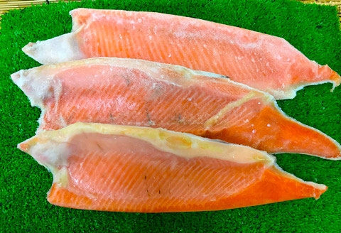 甘塩トラウトサーモン腹身250～350g×4～6本(計1.5kg) A-35014