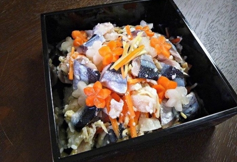 ＜12月21日決済分まで年内配送＞【北海道根室産】さんま飯寿司 A-15001