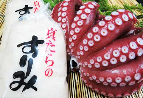 ＜12月10日決済分まで年内配送＞【北海道根室産】煮タコと真たらすりみセット A-72003