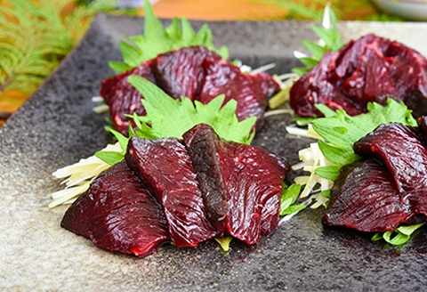 <年内配送可>【北海道根室産】生クジラ肉(刺身用) B-45007