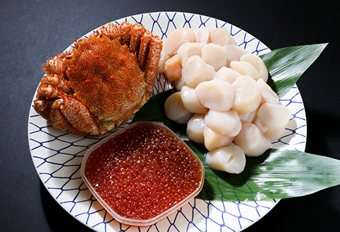 ＜12月21日決済分まで年内配送＞【北海道根室産】海鮮セット(毛がに、ホタテ貝柱、いくら) D-05001