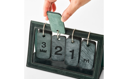 SOMES 万年カレンダー （グリーン）DU-30-ro [ソメスサドル 北海道 砂川市 12260810-a] ソメス カレンダー 卓上 本革 革 革製品 レザー somes saddle