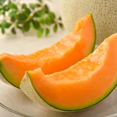 〈令和7年産〉〈先行受付〉北海道産北斗メロン(赤肉メロン)　優品または秀品・2玉入(約3kg)