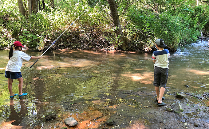 トラベルトレーラーキャンプ&川釣り体験＆炭火焼き＜1泊2日＞【地元体験プログラム／ウレシパ・フラノ】
