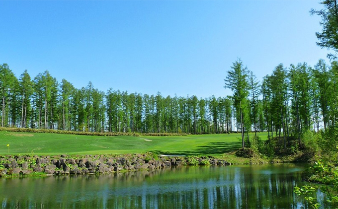 富良野ゴルフコース　2名様1ラウンドプレー券（全日）(チケット ゴルフ 体験 入場 券 旅行 トラベル リゾート 北海道 富良野市 ふらの)