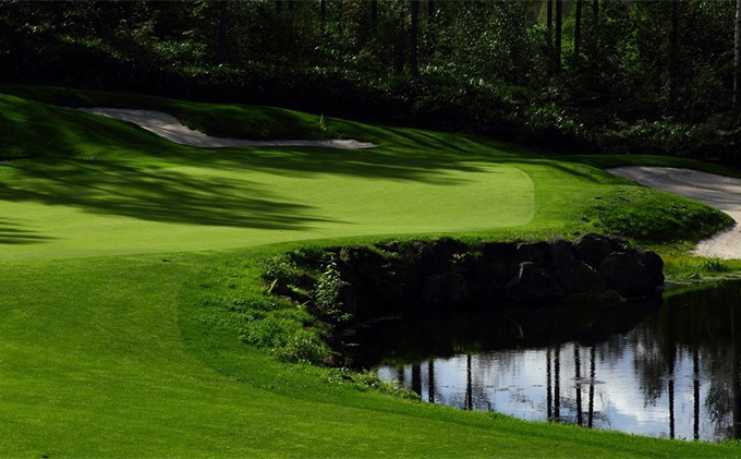 富良野ゴルフコース　2名様1ラウンドプレー券（平日）(チケット ゴルフ 体験 入場 券 旅行 トラベル リゾート 北海道 富良野市 ふらの)