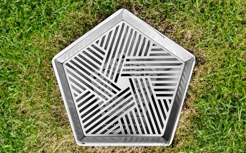 ペンタ 【 精密金属加工の技術者が作った アウトドア 焼き台 】