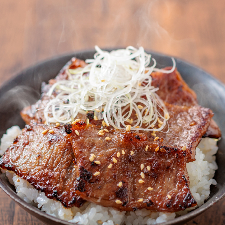 760015 石狩めしやきらくの黒毛和牛味付けカルビ 300g（肉250g