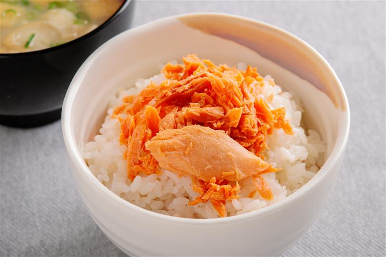 ほぐしの匠　あらほぐし紅鮭90ｇあらほぐし焼鮭100ｇ 各1本セット HOKR009