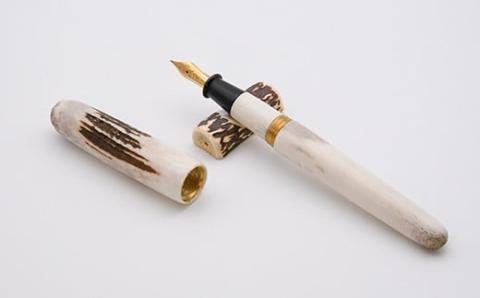 平井木工挽物所×北海道福島町産蝦夷鹿の角「剣先14金高級万年筆」 FKB014