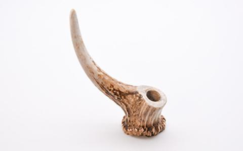 福島町産蝦夷鹿の角　手作り特製ペン立て FKB026