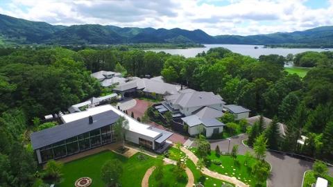 函館大沼鶴雅リゾートエプイ1泊2食付+貸切ランチクルーズ付ペア宿泊券スパリビングツイン NAF006