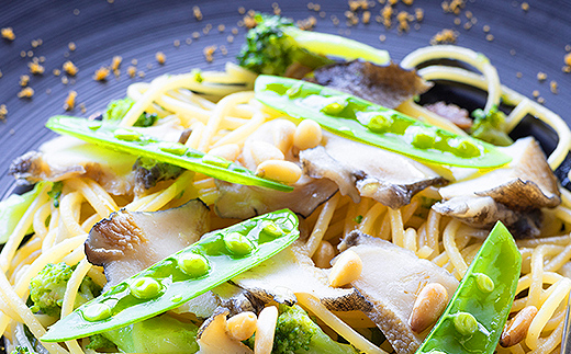 北海道産 生冷あわび 600g前後 (約5~6個) ＜ワイエスフーズ＞ 北海道 あわび 新鮮 魚介類 貝 冷凍 北海道噴火湾産 噴火湾産 森町 お刺身 バター焼き 酒蒸し 炊き込みご飯 mr1-1268