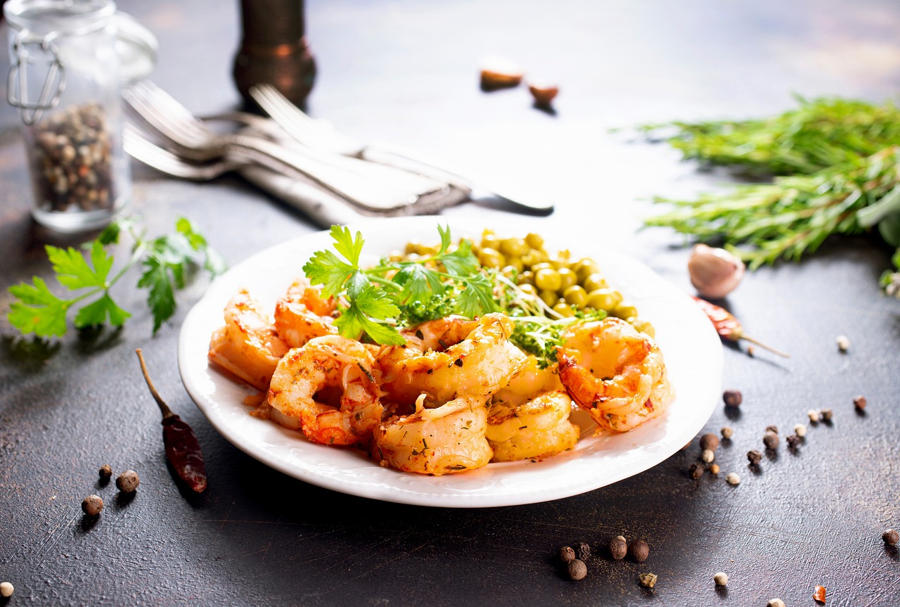 【北海道加工】食べ比べ！冷凍むきえび　1.2㎏（ブラックタイガー＆バナメイエビ使用、無添加・無保水・下処理済み）　海老　エビ　えび　冷凍エビ　冷凍えび　冷凍海老　冷凍食品　人気　むき海老　むきエビ