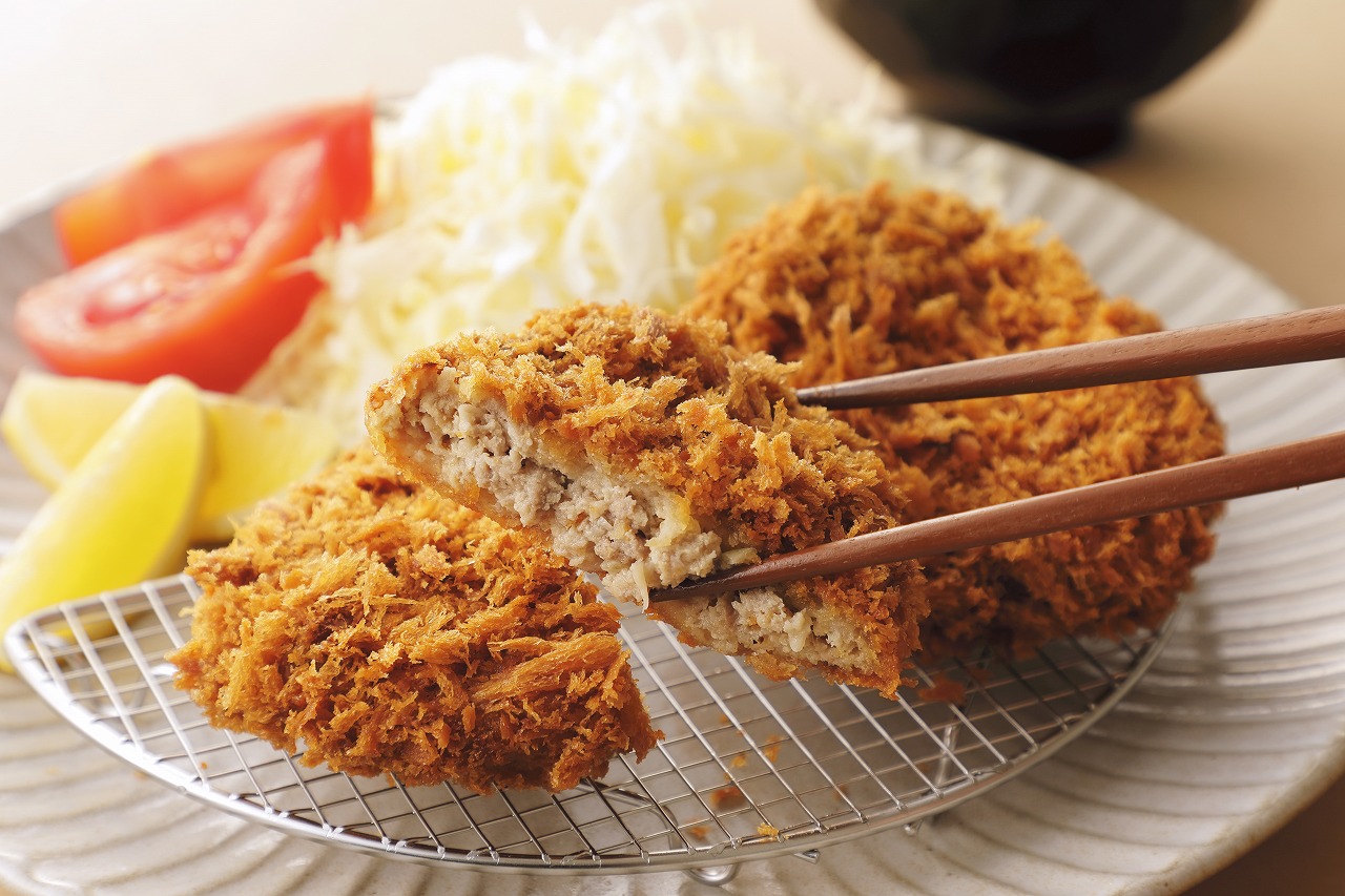 フルーツポークのメンチカツ（100g×12個）　豚肉　ぶたにく　ブタニク　人気　肉料理　ヨーグルト　柔らかい　サクサク　精肉店メンチカツ　豚メンチカツ　お弁当おかず　北海道産