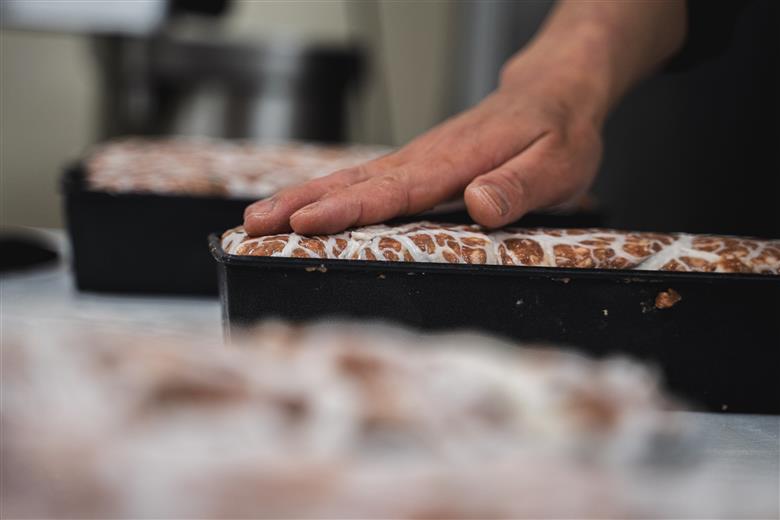 【レストランの味セット】シャルキュトリー (食肉加工品) 4品セット 豚肉 豚レバー ベーコン ハム ソーセージ 燻製 おつまみ 盛り合わせ お取り寄せ ギフト 北海道 せたな町 ふるさと納税