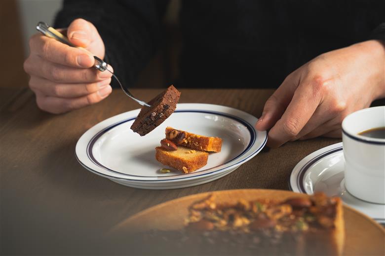 【ワインにぴったり】濃厚な2つのパウンドケーキ ショコラ ナッツ チョコレート バター はちみつ アーモンド デザート スイーツ お取り寄せ ギフト 北海道 せたな町 ふるさと納税