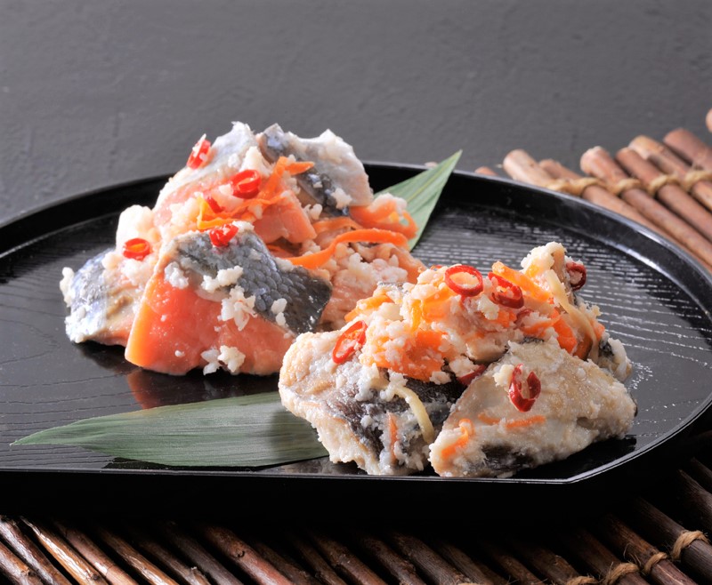 【漁師の発酵郷土食】北海道産 鮭・ほっけ飯寿司セット 計1kg 秋鮭 海鮮 旬 通販 せたな町 ふるさと納税