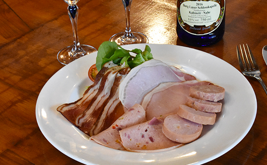 【北海道産豚肉使用】ツンゲブルストポークソーセージ3個（100g×3）【24194】