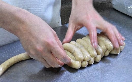 【北海道産豚肉使用】ロースハムとソーセージ Cセット＜ロースハム、ケーゼブルスト、ヴォーブルスト＞【2415401】