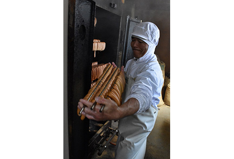 【北海道産豚肉使用】特選ロースハム Dセット（６００g）【24155】