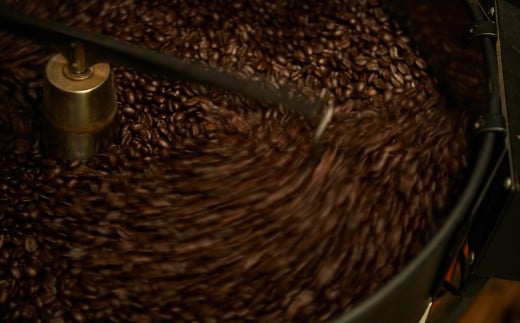 自家焙煎ネル濾し 【水出し珈琲】 ・自家焙煎ネルドリップ 【特濃アイス珈琲】 720ml×各2本 4本セット ［名水の郷 北海道京極町］ 布ドリップ 布フィルター フランネル アイスコーヒー 水出し コーヒー 珈琲 自家焙煎 深煎 常温