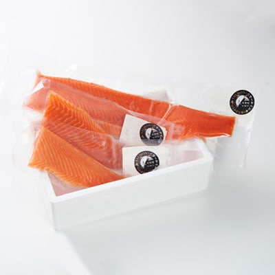 北海道とまりカブトサーモン　ロイン1本・ハーフロイン2個(計440g前後)【配送不可地域：離島】