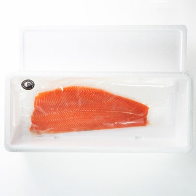 北海道とまりカブトサーモン　トリムE1本(約500g)【配送不可地域：離島】