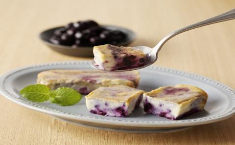 「幸せカタラーナ」余市産ブルーベリーと十勝しんむら牧場の放牧ミルクなど、約９８％が北海道産原料使用！ 余市 北海道 スイーツ お菓子 幸せ ブルーベリー 催事 おすすめ 大人気カタラーナ 余市カタラー