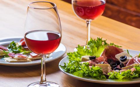 ◆ふるさと納税限定◆ブルーベリーワイン 2016 ＜アイケイファーム余市＞_Y020-0671