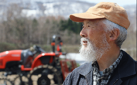 1.（2kg）たきもとさんちの白ニンニク（完熟有機ニンニク）：８～９月
