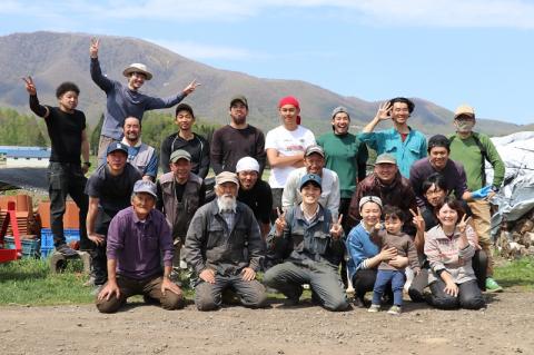 1.（2kg）たきもとさんちの白ニンニク（完熟有機ニンニク）：８～９月