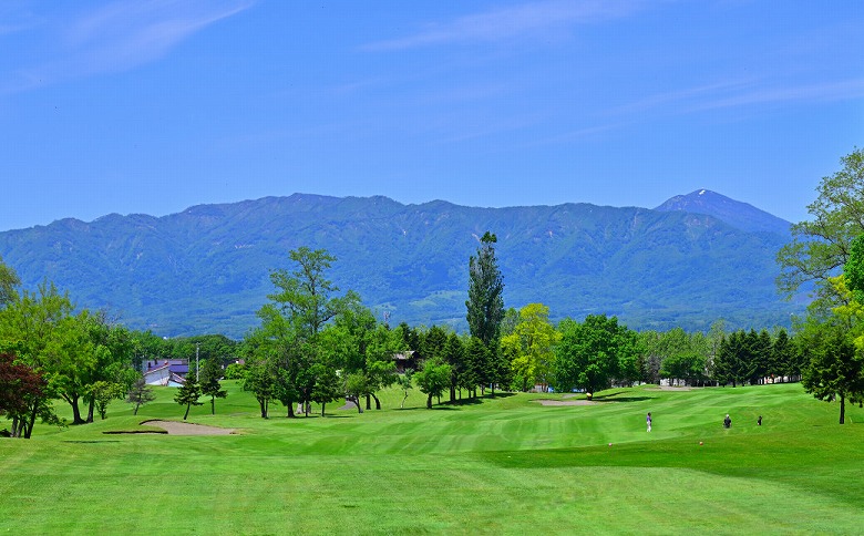 新奈井江カントリークラブ　１ラウンドセルフプレーペア招待券