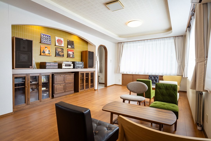 【北海道旅行の道央拠点におすすめ】奈井江町ゲストハウス『泊まれる音楽室』一棟貸切　（最大10名宿泊可）