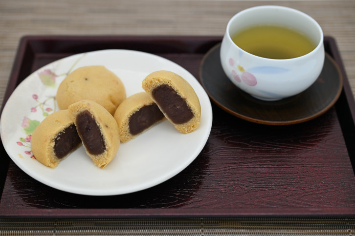就労支援センター　すまっしゅ　乾燥椎茸と和菓子セット(どら・まんじゅう）