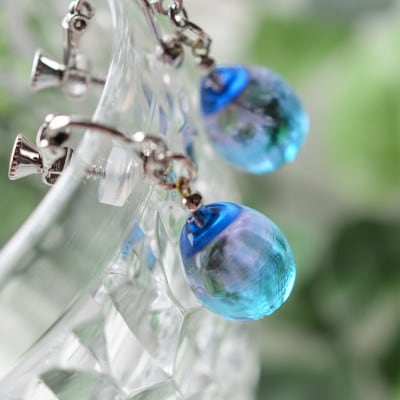 【Soukore】ガラスアクセサリー・ピンクブルー・イヤリング(シルバー)