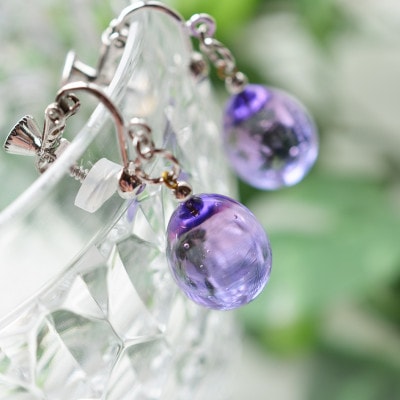 【Soukore】ガラスアクセサリー・ラベンダー＆トワイライト・イヤリング(シルバー)