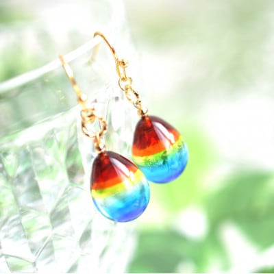 【Soukore】ガラスアクセサリー・レインボー・ピアス