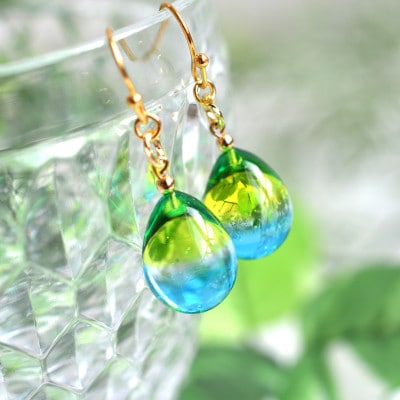 【Soukore】ガラスアクセサリー・菜の花と空・ピアス