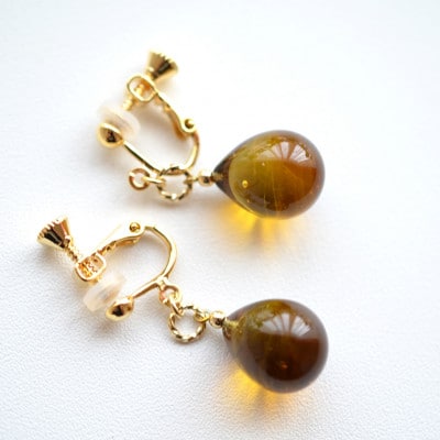 【Soukore】ガラスアクセサリー・アンバー・イヤリング