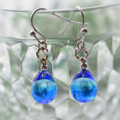 【Soukore】ガラスアクセサリー・ブルー・ピアス(シルバー)