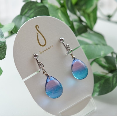【Soukore】ガラスアクセサリー・ピンクブルー・イヤリング(シルバー)