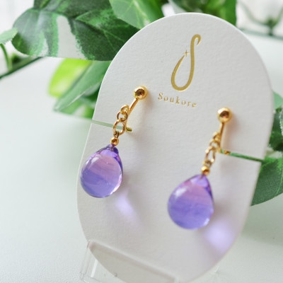 【Soukore】ガラスアクセサリー・ラベンダー＆トワイライト・イヤリング(ゴールド)
